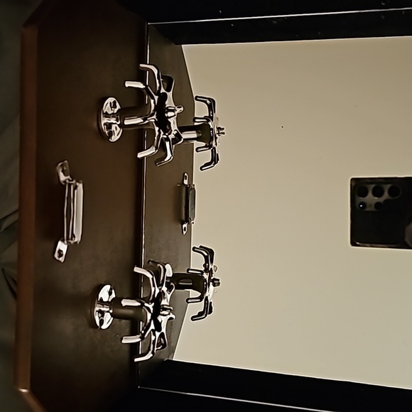 Vintage Jewelry chest in excellent used condition. - Picture 4 of 9